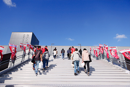 15:30 先行入場開始